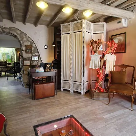 Gold Harmoni Bed & Breakfast *